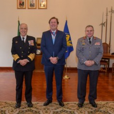 Chefe do Estado-Maior General das Forças Armadas distingue  Presidente da Câmara Municipal de Ponte da Barca com Medalha da Cruz de São Jorge